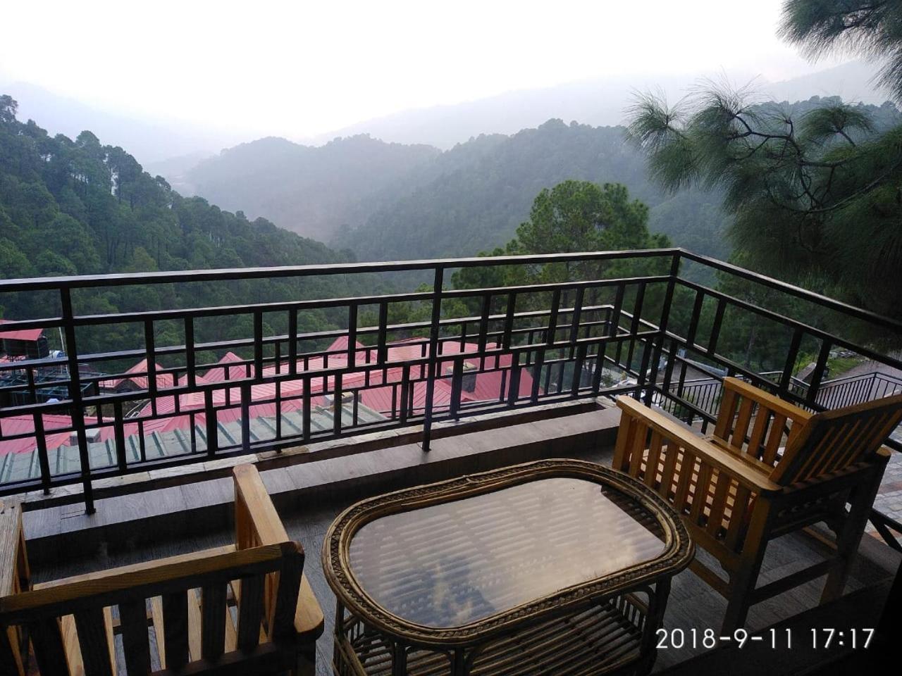 Winnies Holiday Resort & Spa Kasauli Kültér fotó