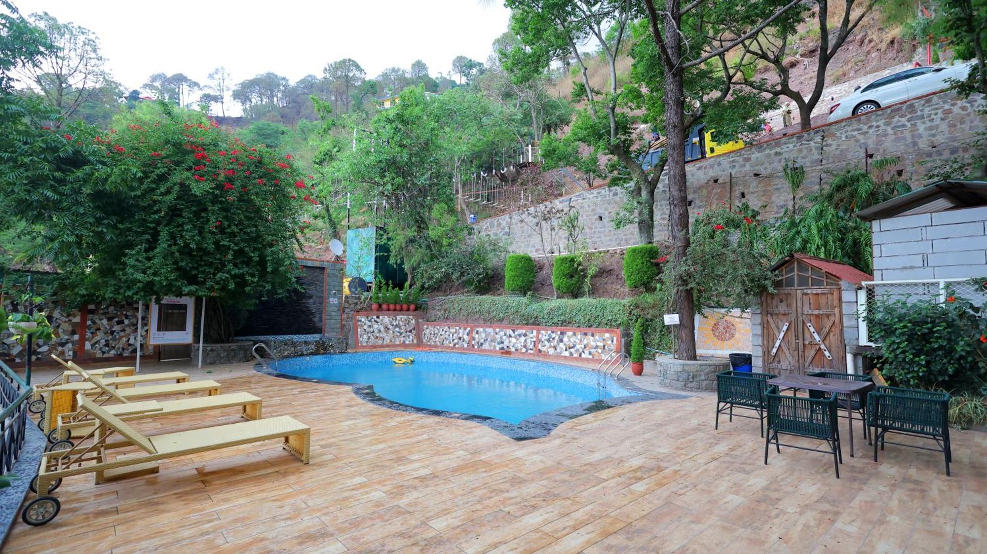 Winnies Holiday Resort & Spa Kasauli Kültér fotó
